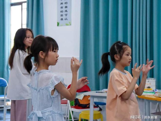 古韻新聲引童心舞步蹁躚綻芳華(圖3)