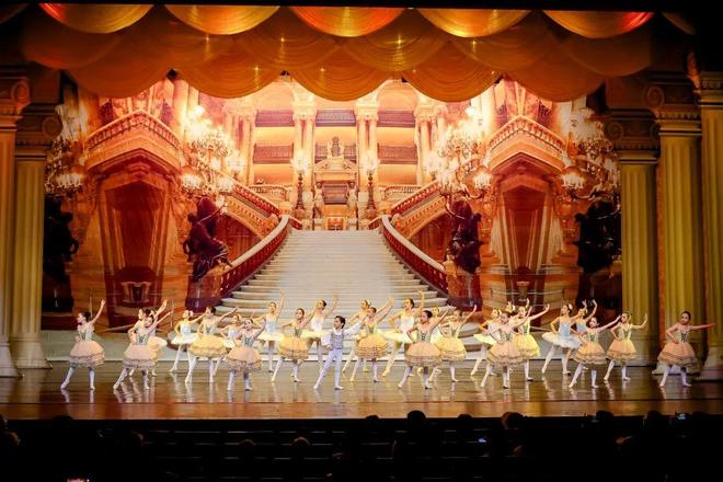 劇目排演+比賽交流+大師指導(dǎo)+演出觀摩在舞蹈的星河里東藝少兒芭蕾舞團(tuán)收獲滿滿(圖12)