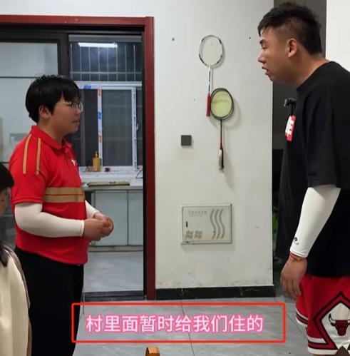 淚崩！江蘇05后女生獨自養(yǎng)活3個弟妹陌生男子轉(zhuǎn)賬6萬：活著就行(圖7)