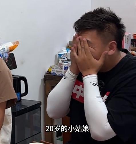 淚崩！江蘇05后女生獨自養(yǎng)活3個弟妹陌生男子轉(zhuǎn)賬6萬：活著就行(圖20)